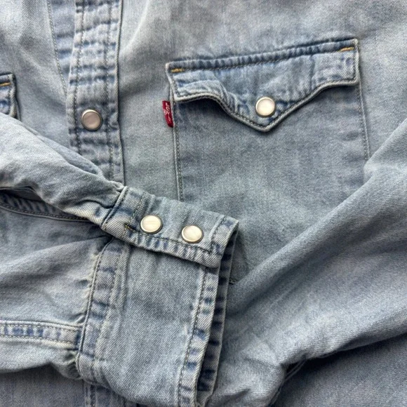 Levi's Mens Large Long Sleeve Denim Western Shirt Light Wash Pearl Snap Buttons - Picture 7 of 9